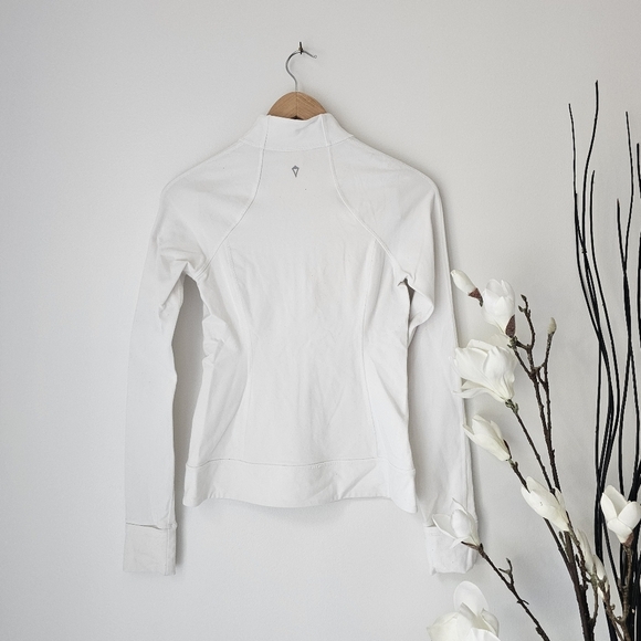 IVIVVA Fast and Flow Jacket - Picture 2 of 7